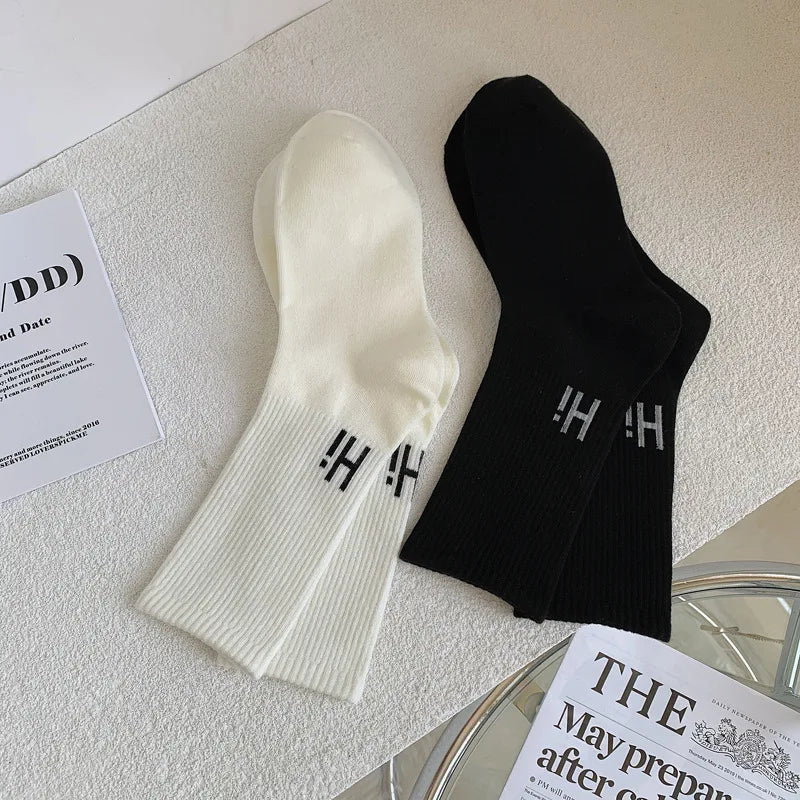 Socks Cotton Women's New Autumn Winter Simple Hi Letters Black White Mid-tube Ins Soft Sports Wear Comfortable Fashion Pile Sock