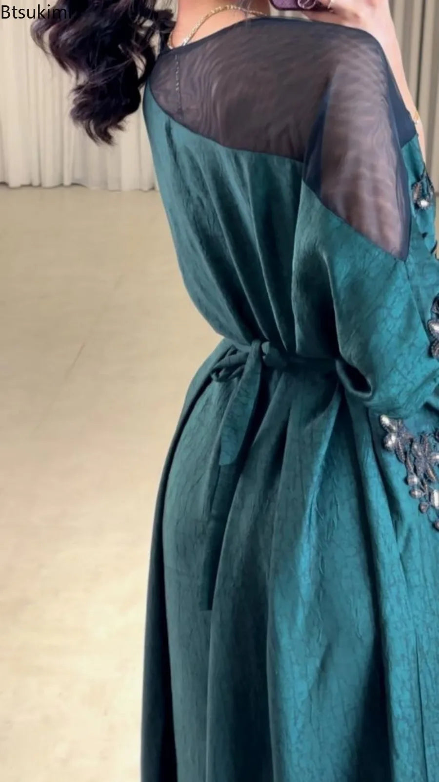 Muslim Dresses Women's Elegant O Neck Evening Dress Classy Embroidery Kaftan Women Prom Gown Gorgeous Cocktail Arabic Wear Robe