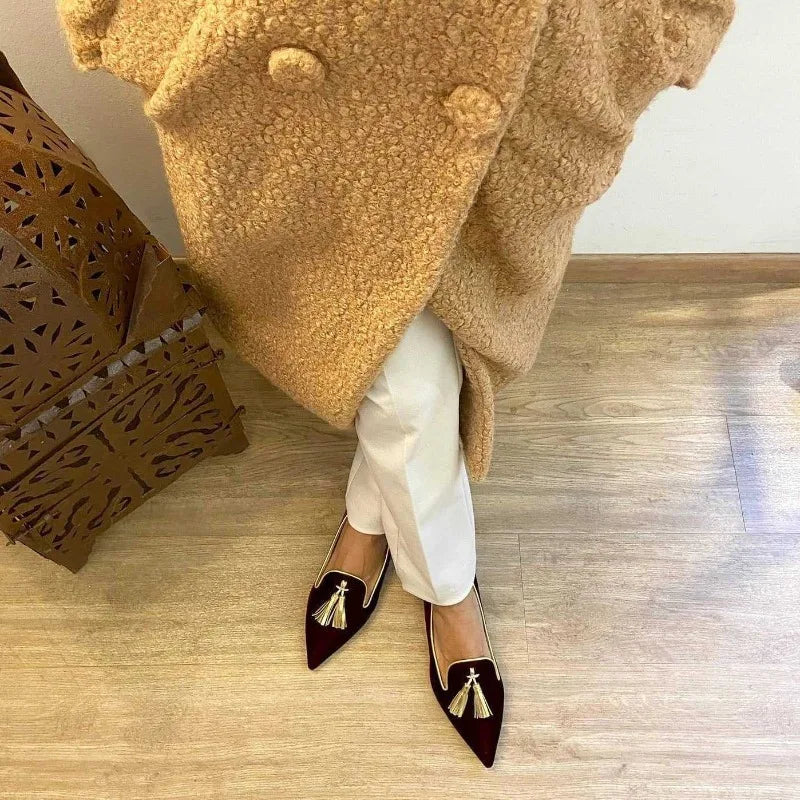 Spring/Summer 2026 Solid Color Fashion Low Heel Pointed Toe 40-43 Low Cut Fringe New Style Casual Women's Sandals，British Style